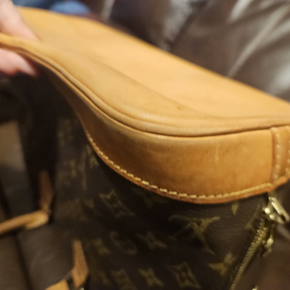 Monogram Louis Vuitton handbag - Picture 7 of 16